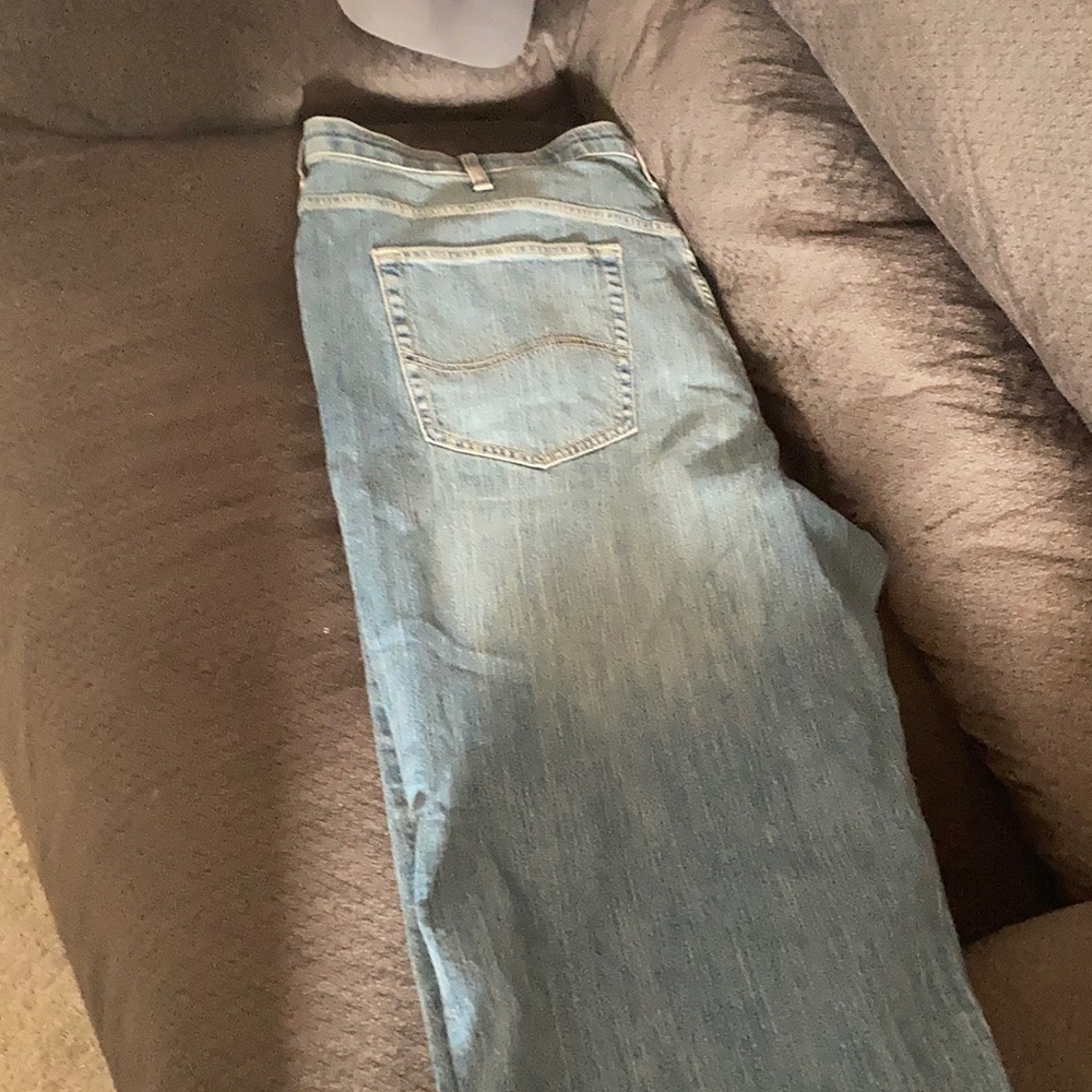 Lee blue jeans loose fit 46 by 30